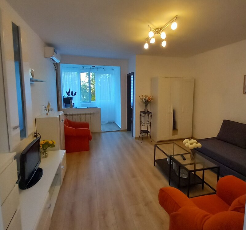 Str. Turnu Magurele, nr. 19, Aparatorii Patriei